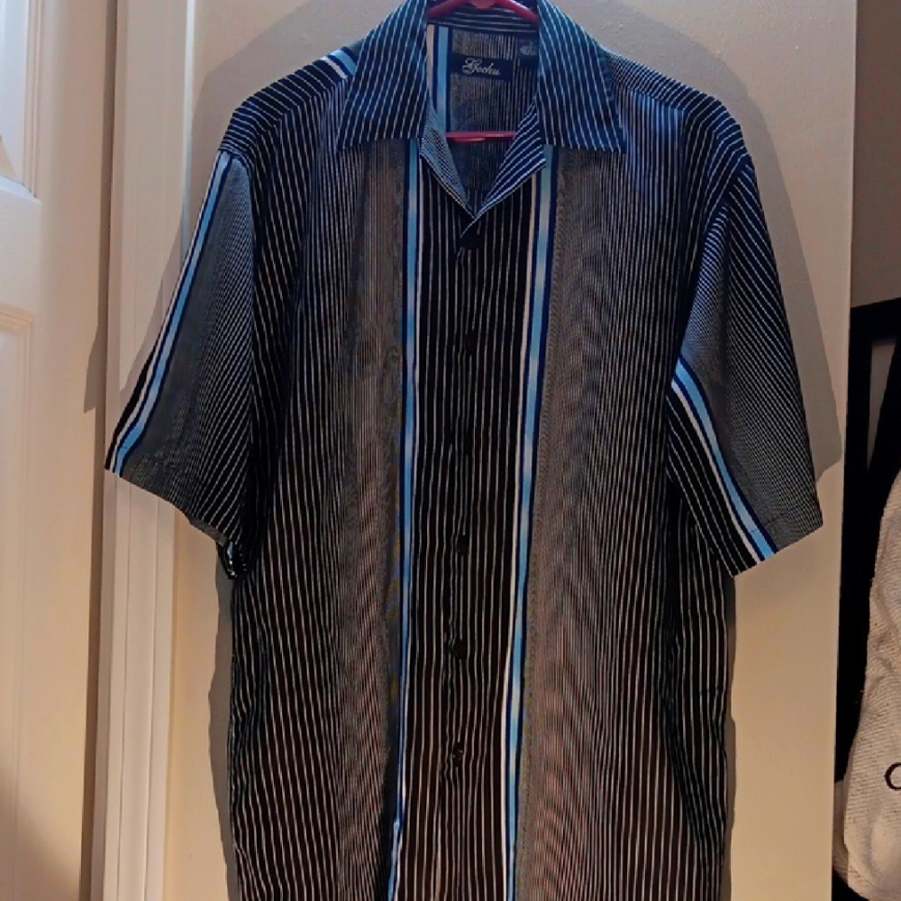 Stylish Men's Black and White Striped Button Down Shirt